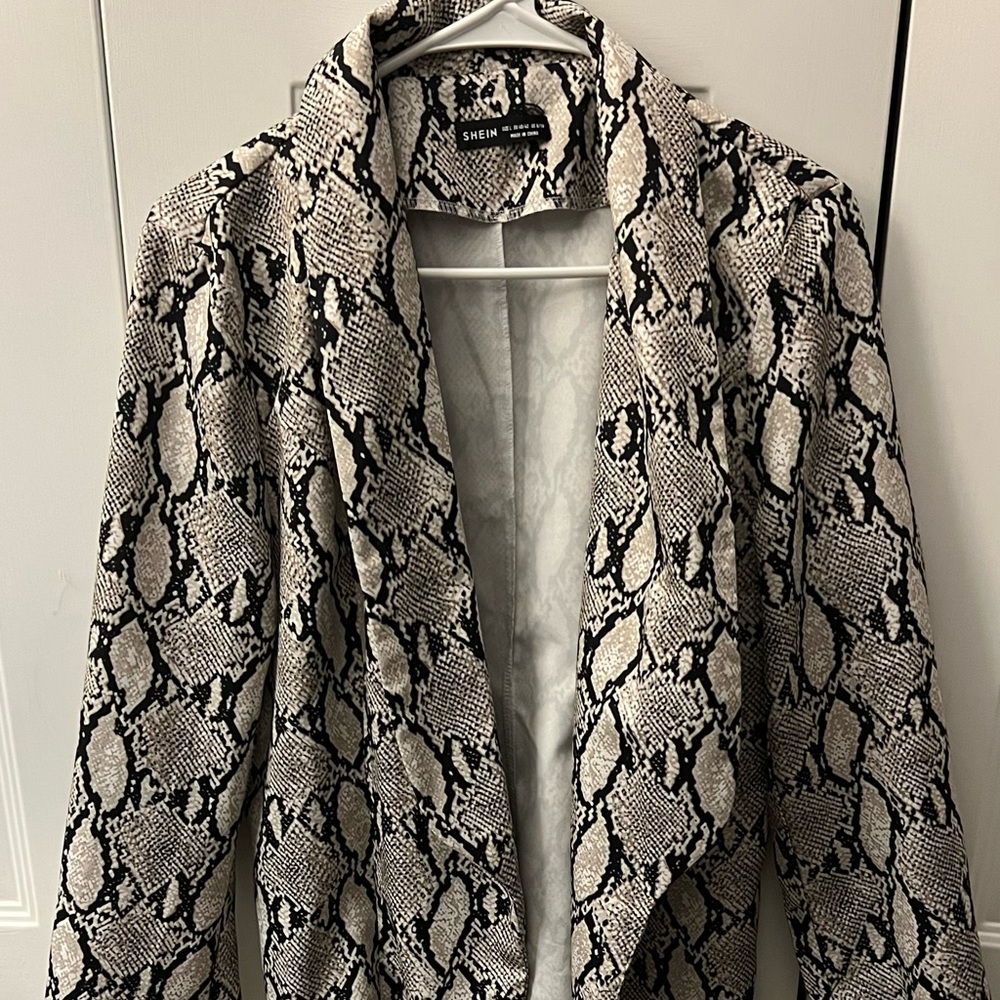 Snake print blazer!